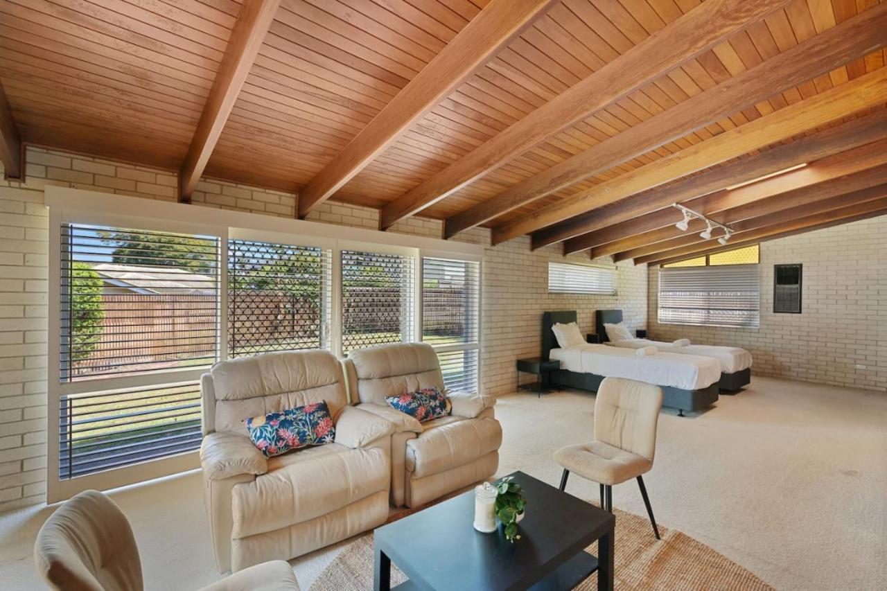 Holiday home Charming 4br House W Pool And Parking Near Sunnybank